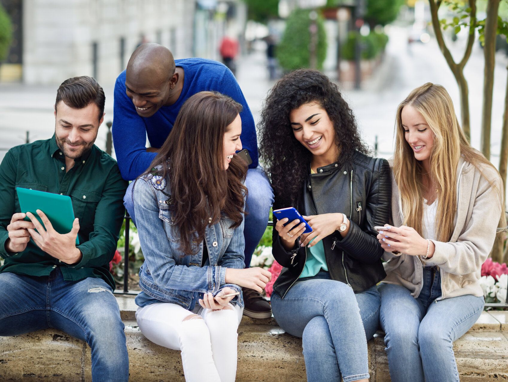 Immagine decorativa uso smartphone